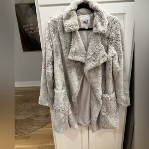 BB Dakota Women's Plush Teddy Jacket